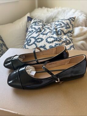 Women's Black Patent Mary Jane Flats with Strap